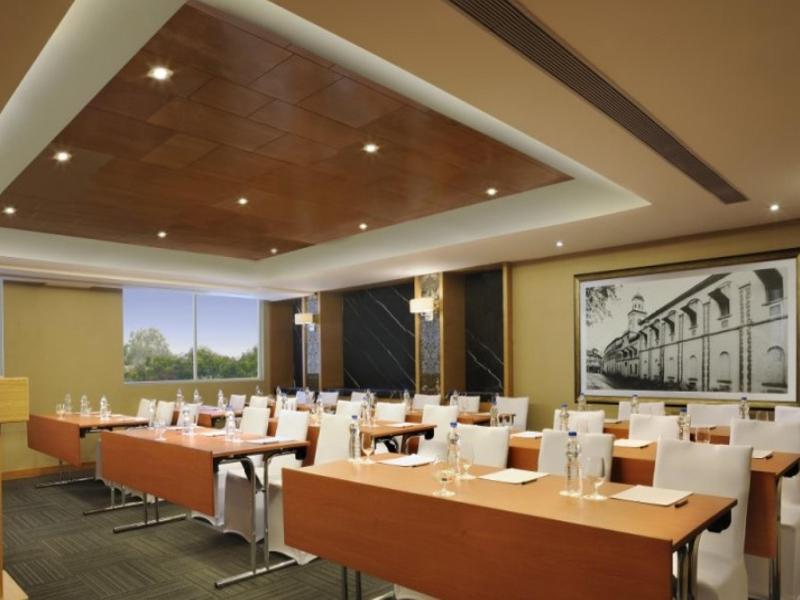 Doubletree Suites By Hilton Bengaluru Outer Ring Road Eksteriør billede