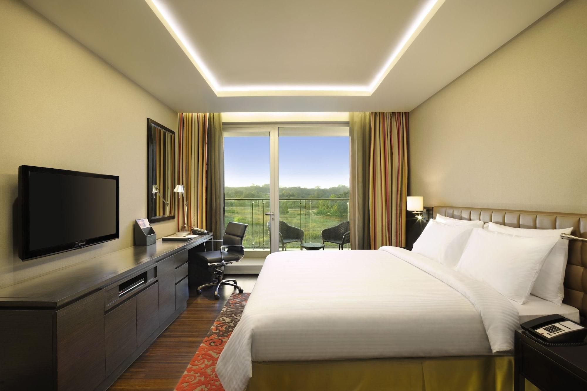Doubletree Suites By Hilton Bengaluru Outer Ring Road Eksteriør billede