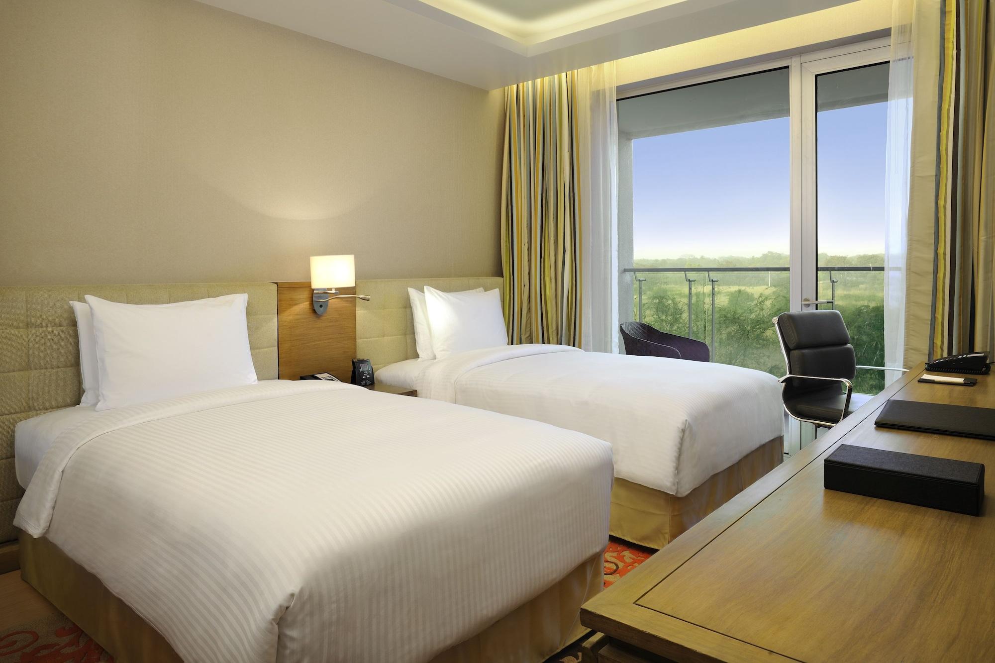 Doubletree Suites By Hilton Bengaluru Outer Ring Road Eksteriør billede