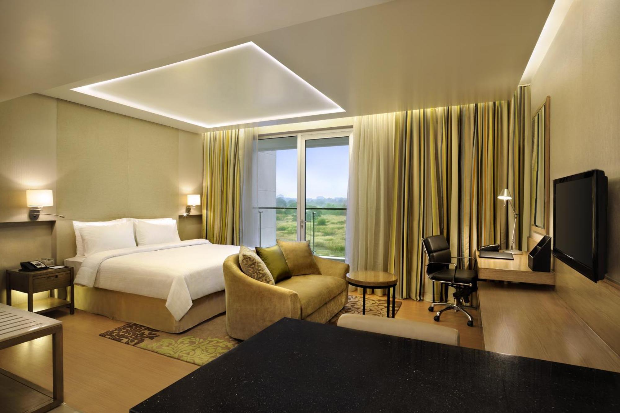 Doubletree Suites By Hilton Bengaluru Outer Ring Road Eksteriør billede