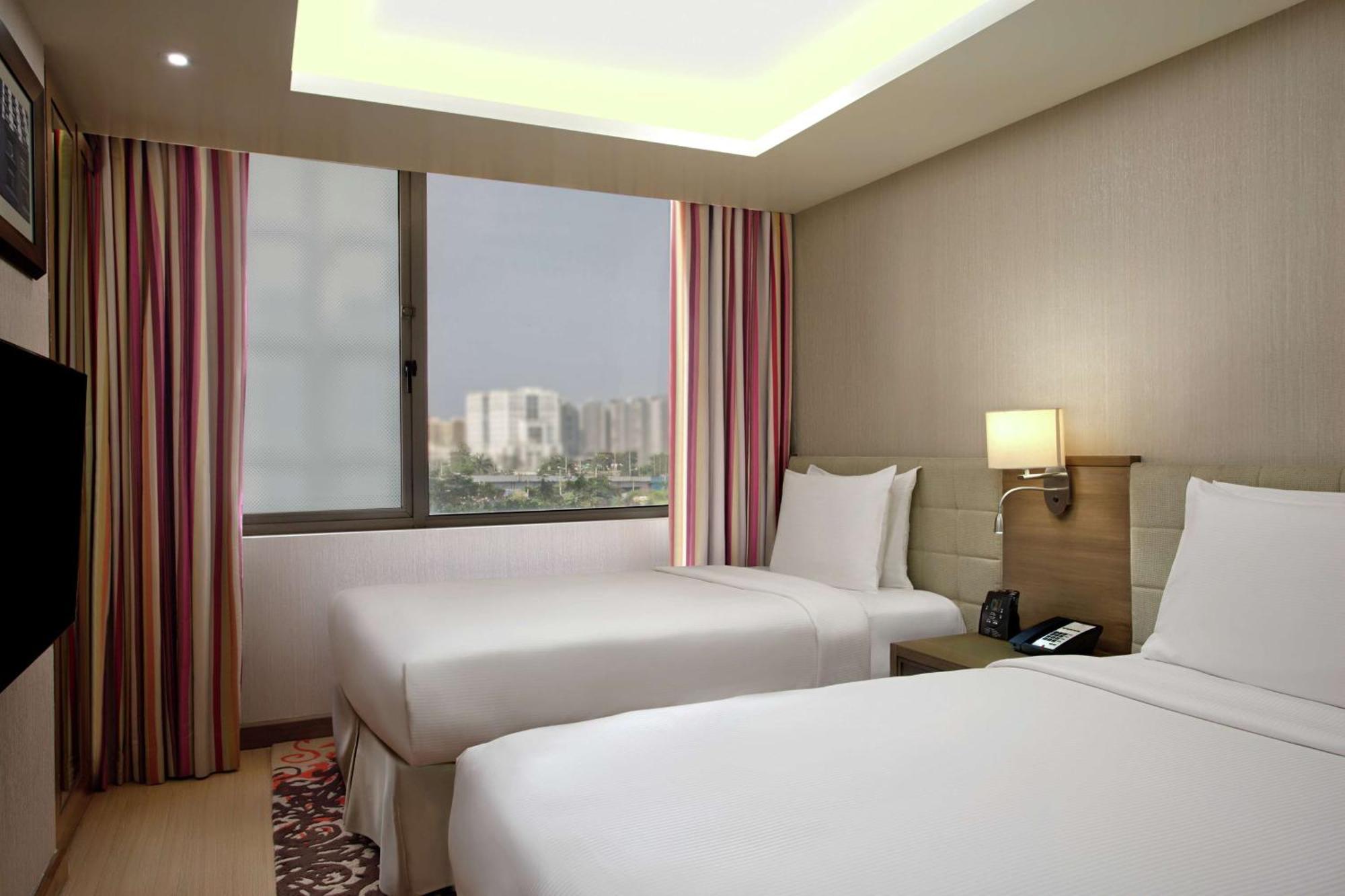 Doubletree Suites By Hilton Bengaluru Outer Ring Road Eksteriør billede