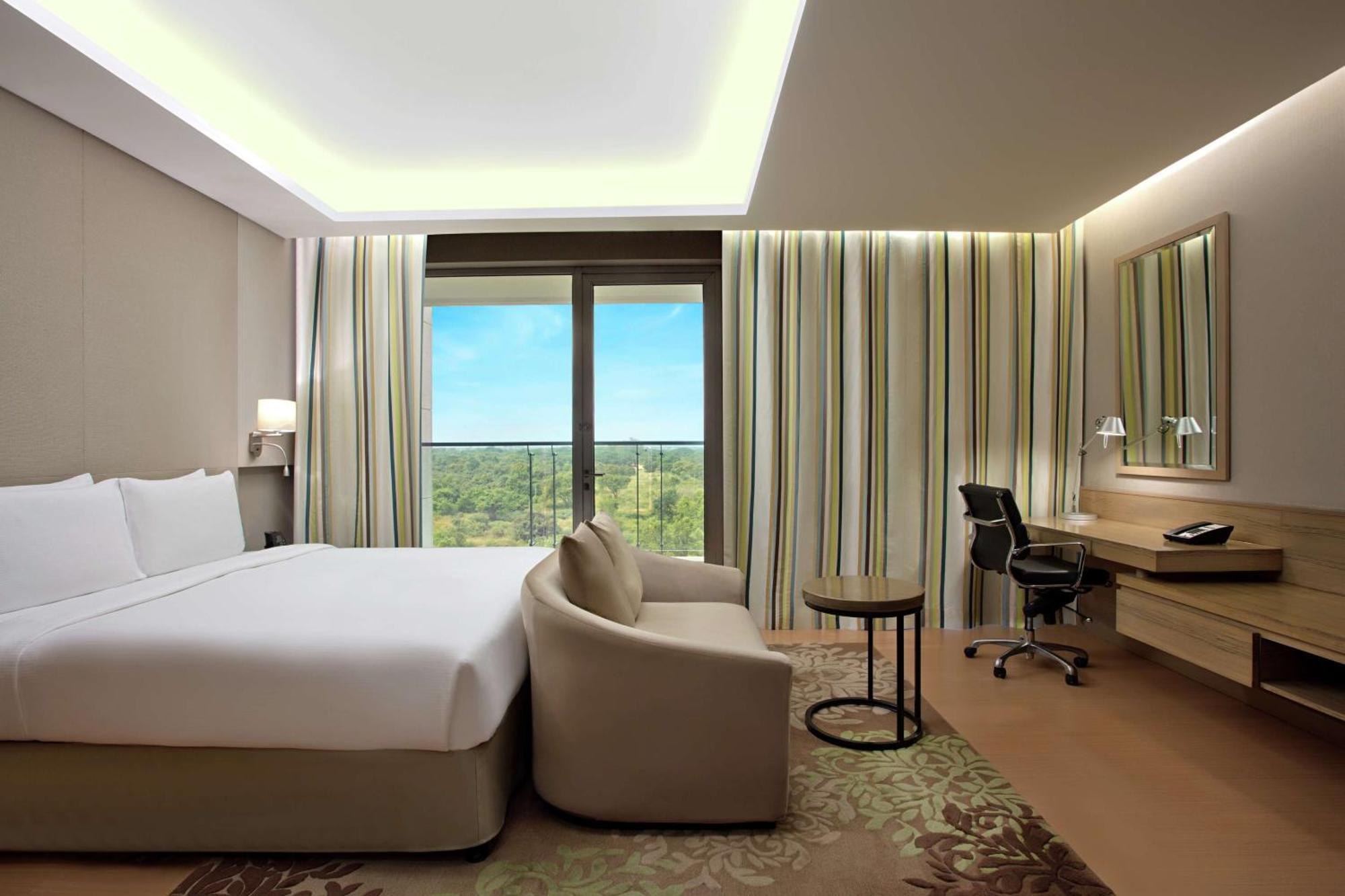 Doubletree Suites By Hilton Bengaluru Outer Ring Road Eksteriør billede