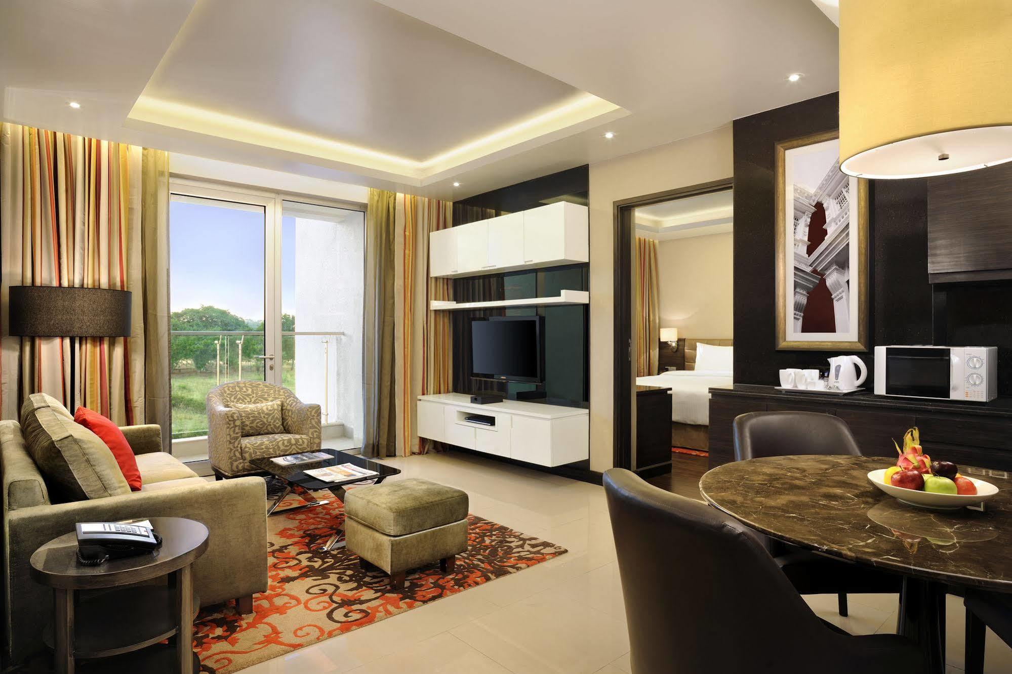 Doubletree Suites By Hilton Bengaluru Outer Ring Road Eksteriør billede